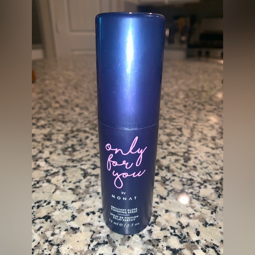 Monat Only For You Brilliant gloss finishing spray